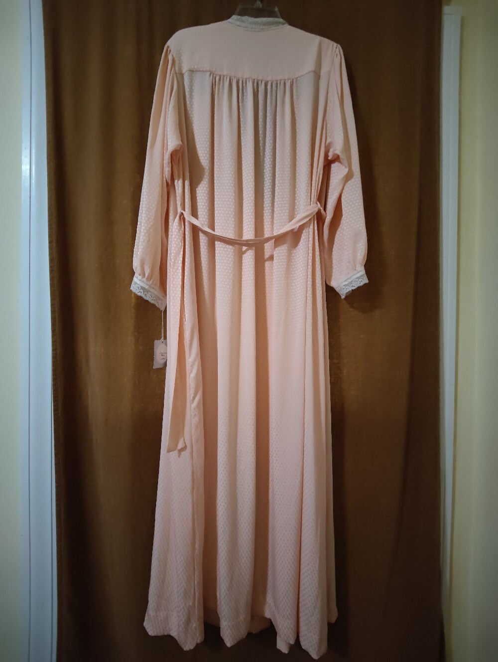 New With Tag Dior Vintage Light Peach Lace-Trim Long Nightgown & Robe Set - Picture 7 of 12